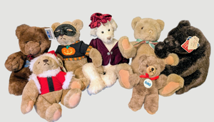 lot 640 image: Adorable Gund Teddy Bears