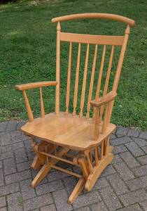 lot 659 image: Dutailier Oak Rocking Chair