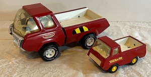 lot 102N image: Pair of Vintage Red Tonka Toy Pickup Trucks