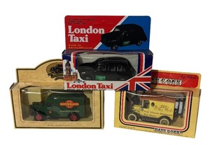 lot 740R image: LL - Set of 3 New Die-Cast Model Vehicles in Original Packaging - Lledo, Days Gone, London Taxi