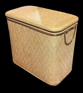 lot 811R image: LL - Vintage Woven Pattern Hamper
