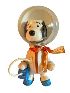 lot 56X image: LR - 1969 Vintage Snoopy Astronaut Pocket Doll