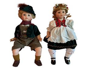 lot 68X image: LR - Hansel and Gretel Porcelain Dolls by Susan Wakeen for Danbury Mint