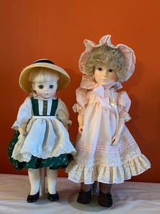 lot 533C image: DrLR - Pair of Vintage Porcelain Dolls with Victorian and Folk Costumes