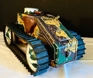 lot 534C image: LR - Vintage Tin Wind-Up Tank Toy with Tracks, 6 x 10 Inches