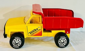 lot 616C image: LR - Vintage Tonka Construction Yellow and Red Dump Truck Toy