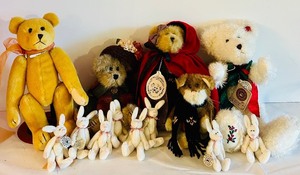 lot 735C image: LR - Collection of Boyds Bears and Miniature Plush Rabbits