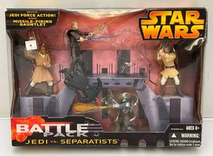lot 115 image: STAR WARS Battle Pack Jedi Vs. Separatists (NIB) One Figure Loose In Box