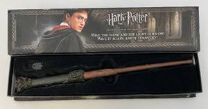 lot 152 image: Vintage HARRY POTTER Wand With Illuminating Tip (NIB)