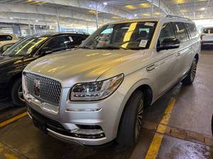 lot 1 image: 2019 Lincoln Navigator L Reserve 4x4