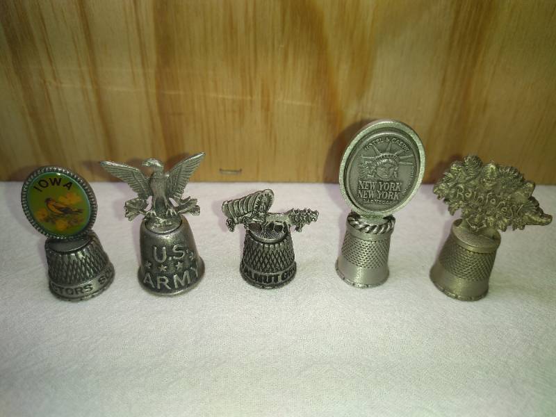 lot 195 image: 5 Best Quality Pewter Souvenir Thimbles