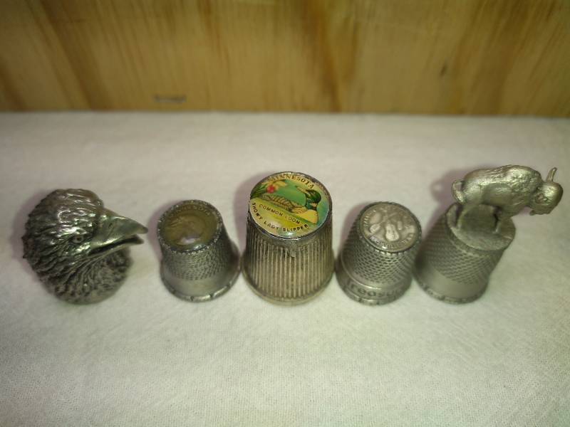 lot 197 image: 5 Best Quality Pewter Souvenir Thimbles