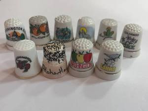 lot 224 image: 10 Souvenir State Thimbles