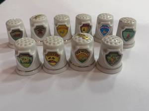 lot 221 image: 10 Souvenir State Thimbles