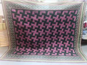 lot 4 image: Jerusalem Cross with Damask & Lined Border FullQueen Handstitched