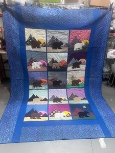 lot 8 image: Dozen Bears Quilt Twin Handstitched 71 X 99