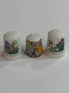 lot 83 image: 3 Thimbles with Ducks