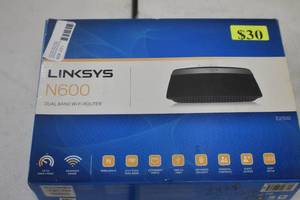 lot 29 image: Dual Band Wi Fi Router