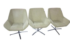 lot 24 image: 3 Guest Swivel Chairs