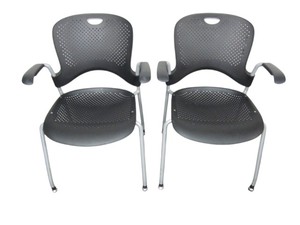 lot 37 image: 2 Herman Miller Caper Chairs