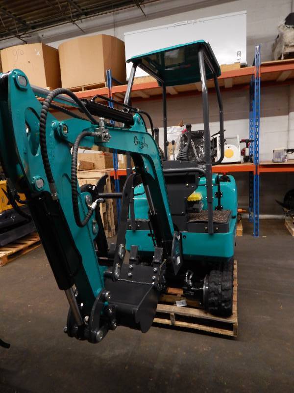 lot 5 image: NEW CFG QK16R Mini Excavator with Hydraulic Thumb