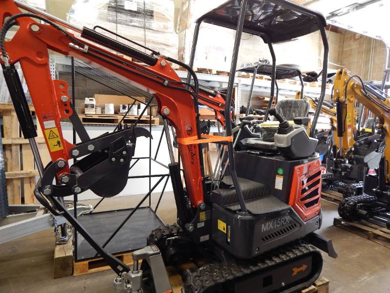 lot 7 image: NEW CFG MX15RX Mini Excavator