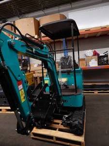 lot 29 image: NEW CFG H15R Mini Excavator