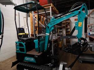lot 23 image: 2025 CFG QH12R Mini Excavator