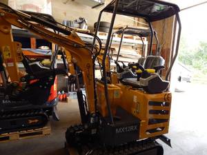 lot 28 image: NEW CFG MX12RX Mini Excavator