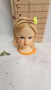 lot 58 image: Vintage Teen Head VasePlanter  A-629