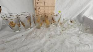 lot 79 image: Libby Frosted Glass Tumblers with Gold Leaf Design from the 60s(5) and 7 Shot Glasses