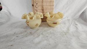 lot 74 image: Fenton Custard VaseRose Bowl, pair