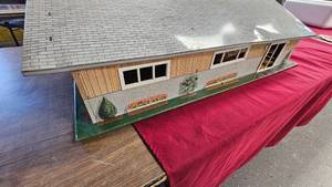lot 93 image: Tin Lith Doll House-Large