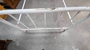 lot 21 image: Full Size White Metal Tubular Bed with Headboard, Footboard and Rails