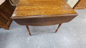 lot 10A image: Small Kitchen Table