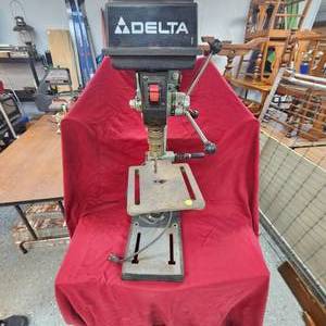 lot 44 image: Delta Drill Press