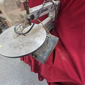 lot 49 image: Dremel Scroll Saw