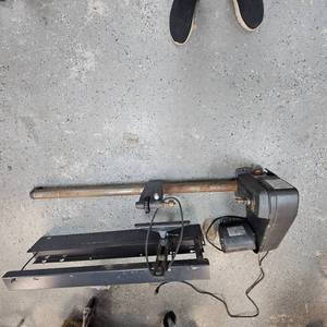 lot 48 image: Craftsman Wood Lathe