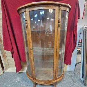 lot 19 image: Curio Cabinet with 3 Glass Shelve, Nice Condition