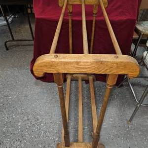 lot 8A image: Quilt Rack