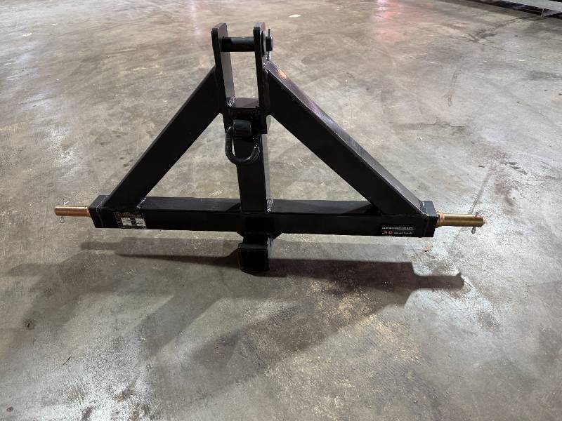 lot 71 image: Wolverine Tractor Class 2 Quick Hitch