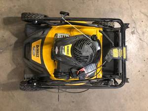 lot 40 image: DEWALT 21 in. 150cc Briggs and Stratton 625ex Engine Rear Wheel Drive 2-in-1 Gas Self Propelled Walk Behind Lawn Mower Not Checked     Customer Returns See Pictures