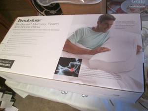 lot 21 image: Brookstone bio-sense memory foam an...