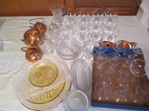 lot 36 image: Vintage smaller copper tone kettles...