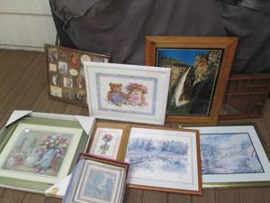 lot 63 image: Wall art and decor lot including Wo...