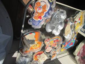 lot 79 image: Large assortment of metal character...