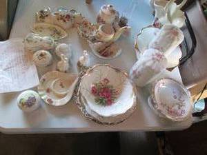 lot 87 image: Floral designed vintage fine China ...