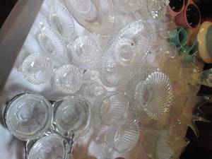 lot 93 image: Vintage glass and ceramic serving p...