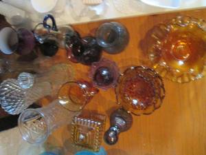 lot 119 image: Vintage candy dishes, bowls and vas...