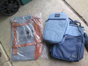 lot 125 image: Denim inspired Insulated travel bag...